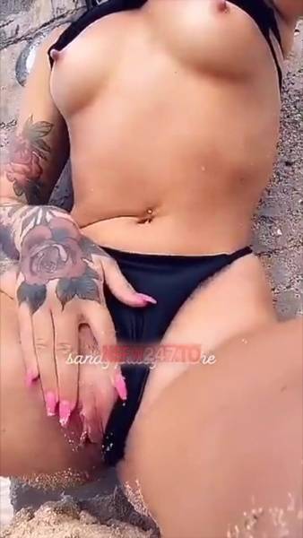 Madeleine Ivyy boobs & pussy flashing on public beach snapchat premium xxx porn videos on shefanatics.com