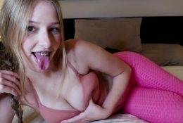 Diddly ASMR Tight Pink Leggings Video Leaked on shefanatics.com