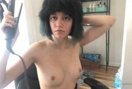 Angelica Topless AngelicaSlabyrinth Hair Straightening Leaked Video on shefanatics.com