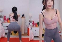 Korean Streamer See Through Pants - North Korea on shefanatics.com