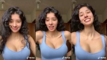 Voulezjj Topless Boob Bouncing Video on shefanatics.com