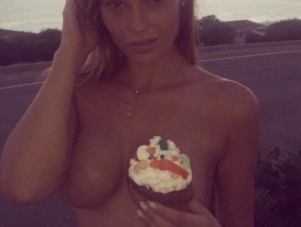 Samantha Hoopes Sexy on shefanatics.com