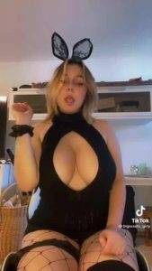 Leaked Tiktok Porn Boob Window Mega on shefanatics.com