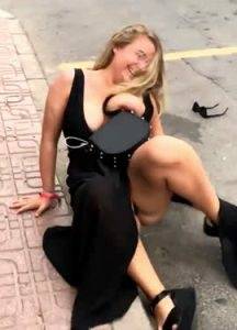 Drunk spring break slut can2019t hold her titties in place on shefanatics.com