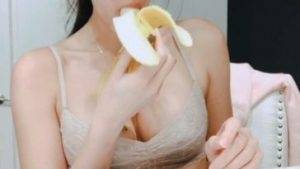 Cincinbear Banana Blowjob Onlyfans Video Leaked Mega on shefanatics.com