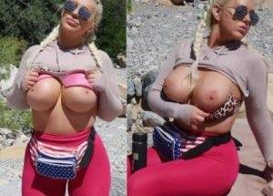 Tara Babcock Topless Hiking Nudes NEw Leaked on shefanatics.com