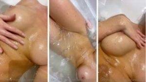 Eliza Rose Watson nude thothub on shefanatics.com