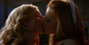 Bella Thorne Samara Weaving LESBIAN KISS on shefanatics.com