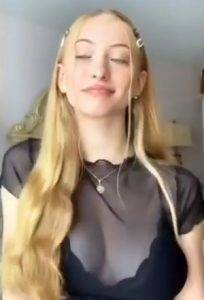 Sophia Diamond School sucks on shefanatics.com