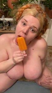 Penny Underbust Onlyfans Ice Cream on shefanatics.com