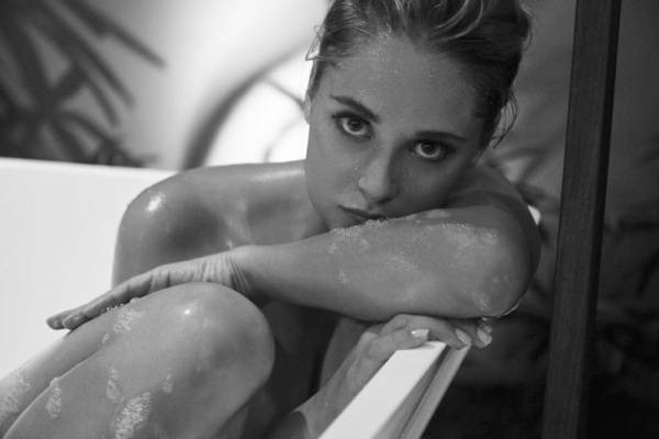 Genevieve Morton Naked on shefanatics.com