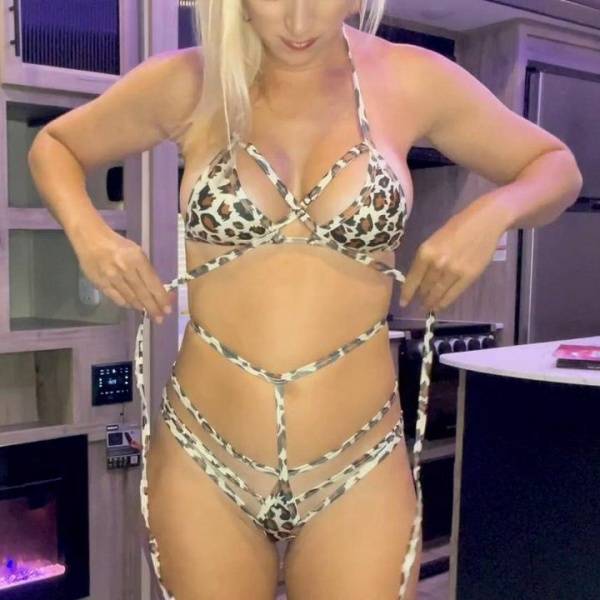 Vicky Stark Sexy Tiger Bikini Try On Onlyfans Video Leaked on shefanatics.com