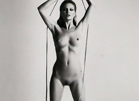 Kate Moss Nude on shefanatics.com