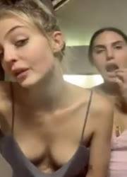 Non nude hotties on periscope on shefanatics.com