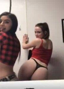 American girls naughty on periscope - Usa on shefanatics.com