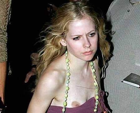 Avril Lavigne Naked on shefanatics.com