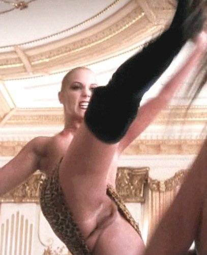 Elizabeth Berkley Nude on shefanatics.com