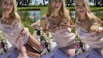 GwenGwiz Leaked Nude Picnic Photos on shefanatics.com