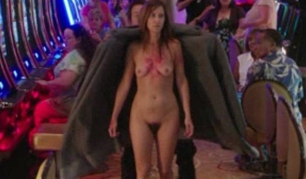 Kristen Wiig Nude on shefanatics.com