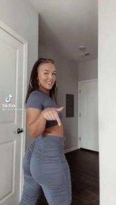 Leaked Tiktok Porn GIRLS WITH BIG FOREHEADS HAVE THE FATTEST ASS PART 1 Mega on shefanatics.com