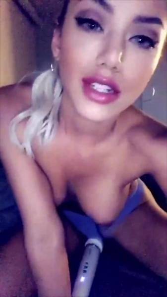 Gwen Singer orgasm face snapchat premium xxx porn videos on shefanatics.com