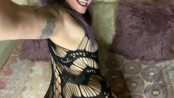 Alex Bishop ilovealexbishop big booty goth gf 12 min spend halloween night bei onlyfans xxx porn on shefanatics.com