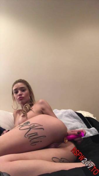 Kali Roses pink vibrator mastrubation while using anal plug porn videos on shefanatics.com