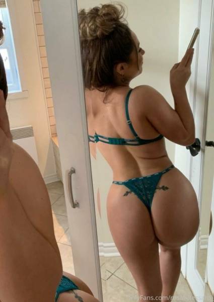 Rosalie Lessard (rosalielessard_) Nude OnlyFans Leaks (8 Photos) on shefanatics.com