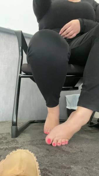 Valentinas_toes 7 04 thought i was at the office by myself and then the general manager of the company wal xxx onlyfans porn videos on shefanatics.com