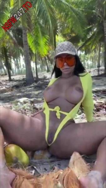 Valentina Ferraz outdoor naked onlyfans porn videos on shefanatics.com