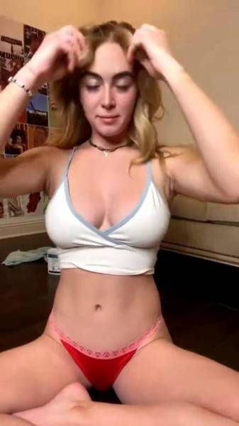 Grace Charis Topless Stretching Livestream Video Leaked on shefanatics.com