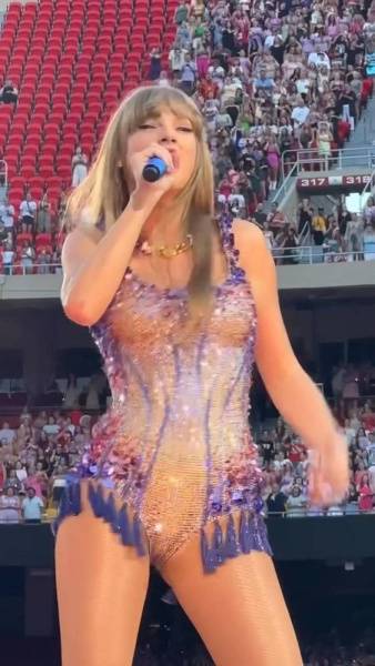 Taylor Swift Camel Toe Bodysuit Video Leaked - Usa on shefanatics.com