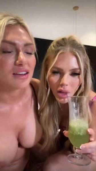 ScarlettKissesXO Nude Lesbian Livestream OnlyFans Video Leaked on shefanatics.com