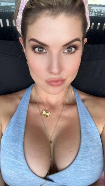 Amanda Cerny Sexy Boobs Cleavage Onlyfans Set Leaked - Usa on shefanatics.com