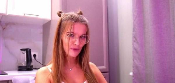 Blowjob with glasses and no glasses pussy fuck on shefanatics.com