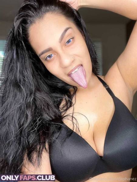 Daphanez OnlyFans Leaks (29 Photos) on shefanatics.com