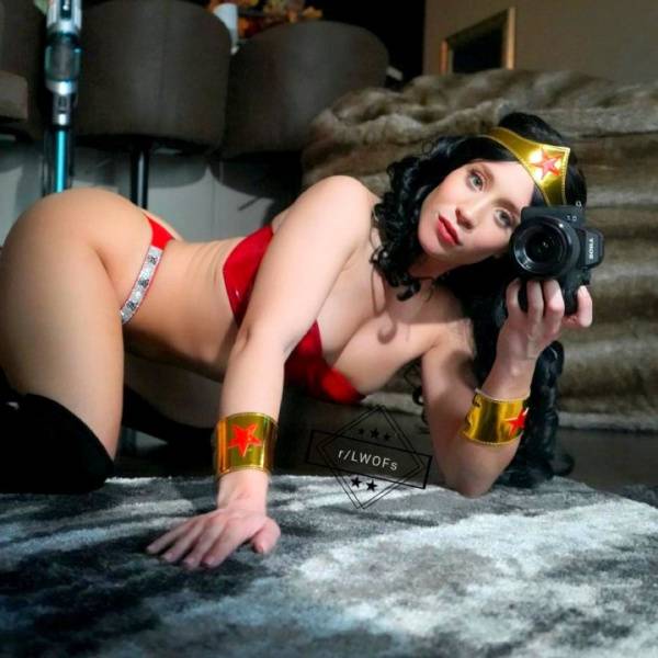 Lizzy Wurst As Wonder Woman Set Leaked on shefanatics.com