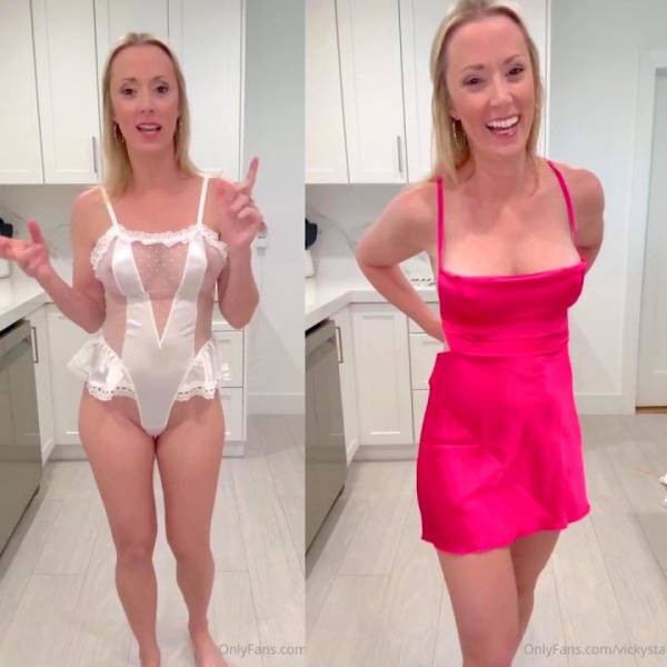 Vicky Stark Silk Nightwear Try-On Onlyfans Video Leaked on shefanatics.com