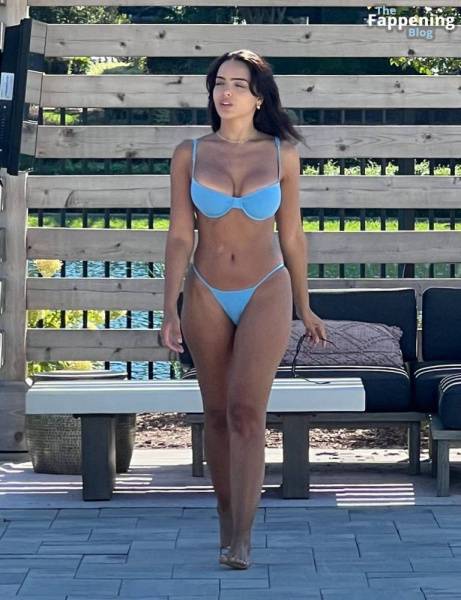 Lisa Ramos Shows Off Her Sexy Bikini Body (16 Photos) on shefanatics.com